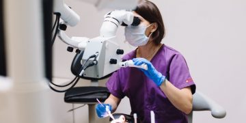 When should I see an emergency dentist in London?