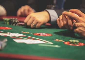 Advantages of Playing Different Online Casino Games