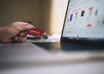 The Benefits of Selling Your Products on Amazon and eBay