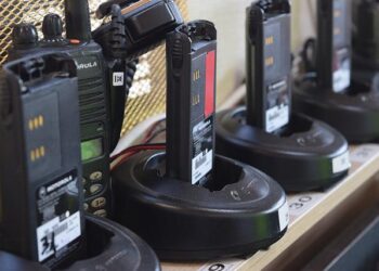 Benefits of hiring walkie talkies