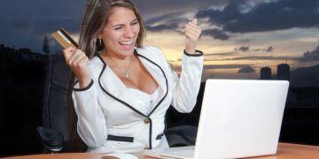 Top Five Benefits Of Using Voucher Codes When Purchasing Clothes Online