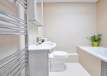 Installing your bathroom: Do I need a professional builder?