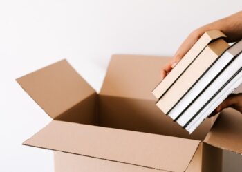 What are the advantages of using a removals company in Warrington?