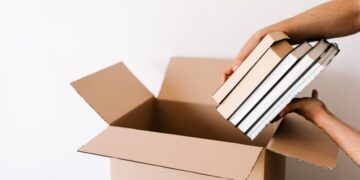 What are the advantages of using a removals company in Warrington?