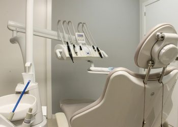 Who are candidates for Dental Implants?
