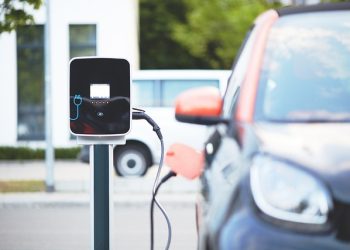 Electric vehicle charging solutions for businesses