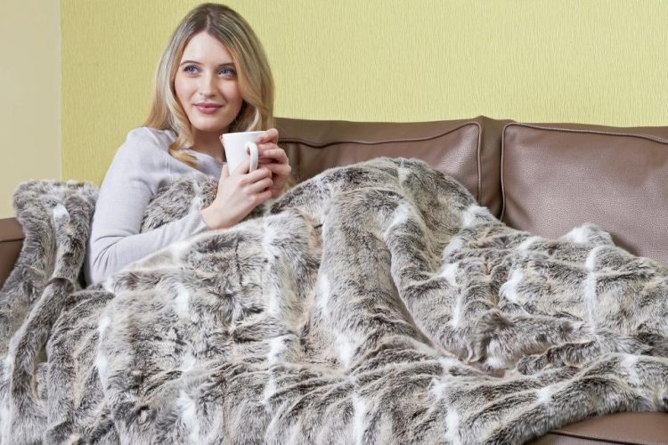 The Top Advantages of Having a Heated Blanket Throw