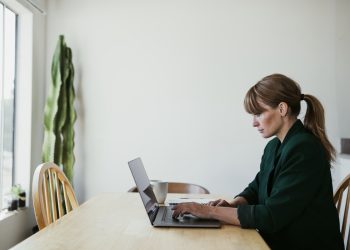 6 Advantages of Using Online Therapy Platforms
