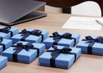 Ways Corporate Gifts Can Help Your Business Grow