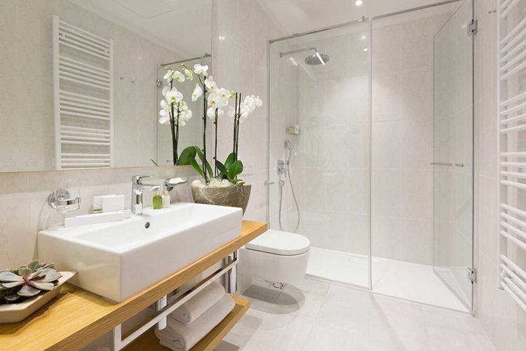 From Outdated to Luxurious: The Appeal of Bathroom Renovations for Homeowners