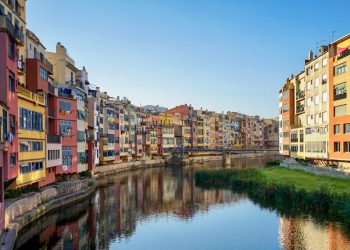 Unpacking the Benefits of Pre-booking Your Barcelona-Girona Airport Transfer
