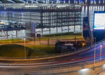 Convenient, Affordable, and Safe: Why You Need to Use a Minibus Service to Heathrow Airport
