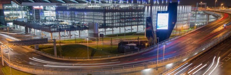 Convenient, Affordable, and Safe: Why You Need to Use a Minibus Service to Heathrow Airport