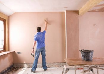 Save Time and Money: The Advantages of Hiring a Specialist for Plastering