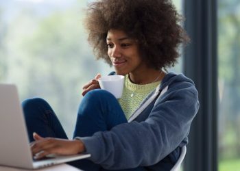 Unpacking the Virtual Couch: What to Expect from Online Therapy Sessions