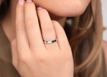 From Galas to Everyday: The Ageless Versatility of Pre-Loved Cartier
