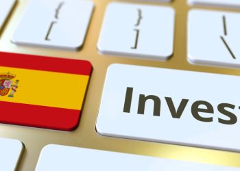 How an English-Speaking Immigration Lawyer Can Help You Move to Spain