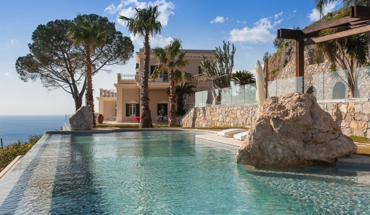 Experience Sicily in Unparalleled Style: The Advantages of Holidaying in Luxury Villas