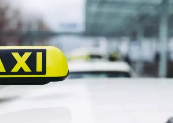 Local Insights: Recommendations for a Memorable Taxi Trip from Sofia to Bansko