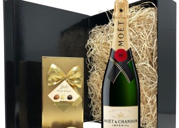 Popping the Question – Top Reasons Champagne Gift Boxes Make Perfect Presents