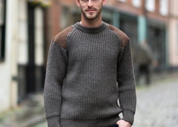 The Ultimate Guide to Accessorizing and Layering Men’s Jumpers