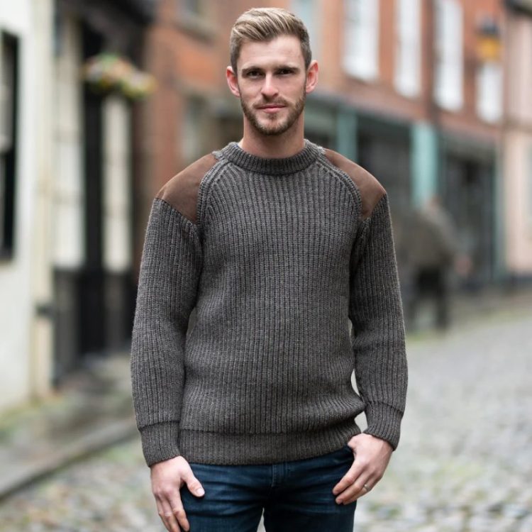 The Ultimate Guide to Accessorizing and Layering Men’s Jumpers