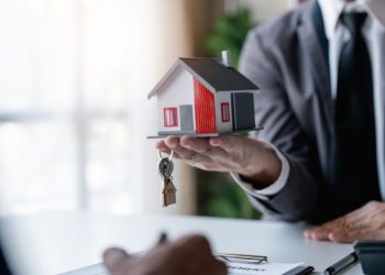 Maximize Your Profits and Minimize Your Stress: The Advantages of Selling to Cash Buyers