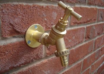Weatherproofing Your Outdoor Tap: The Advantages of a Lockable Box