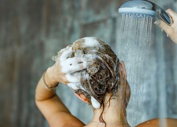 Gentle on Your Hair, Gentle on the Earth: Why Vegan Shampoo is the Way to Go