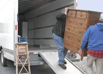 Ensuring a Smooth Transition: Tips for Choosing the Right UK to France Removals Company