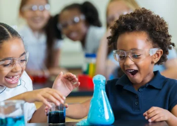 Empowering Children through STEM: The Advantages of London Holiday Clubs for Kids