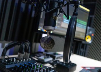 Reaching a Wider Audience with a Versatile Voiceover Artist