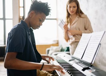 From Beginner to Performer: Unveiling the Opportunities of Piano Lessons London