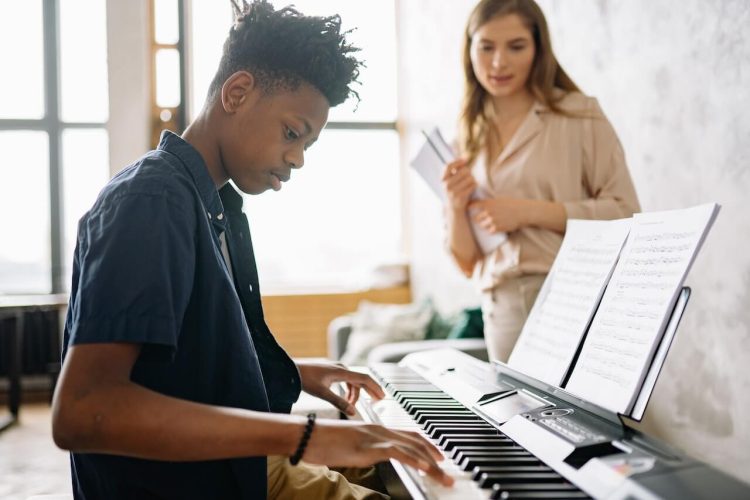 From Beginner to Performer: Unveiling the Opportunities of Piano Lessons London