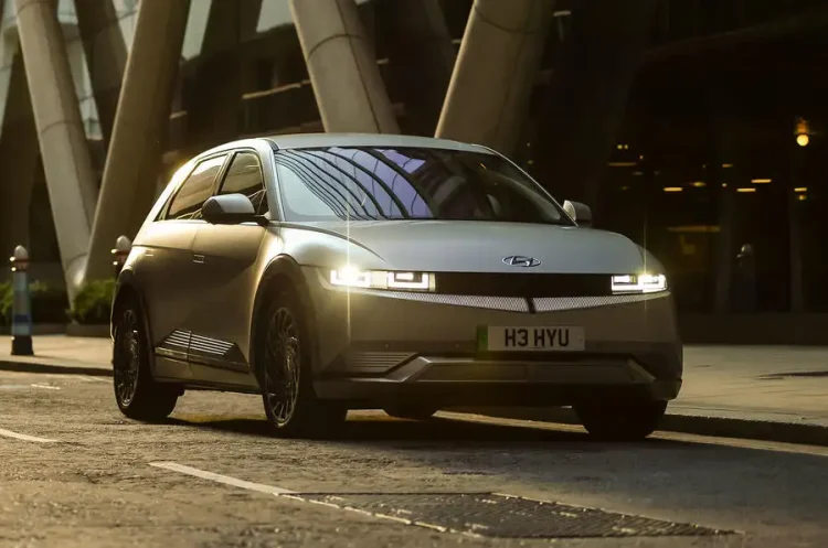 Top 10 Benefits of Switching to an Electric Car