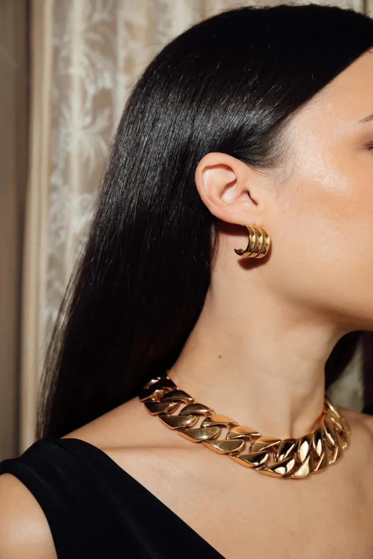 Cultural and Personal Significance of Gold Statement Jewellery