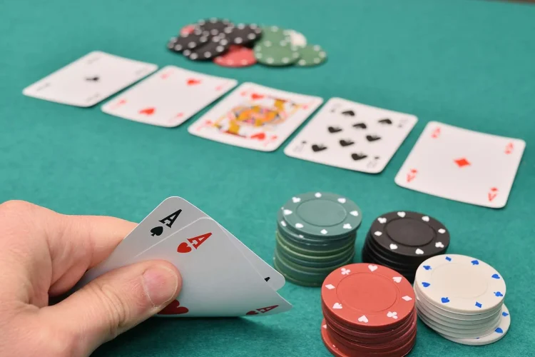 The Ultimate Guide to Mastering Online Texas Hold’em: Navigating the Virtual Felt