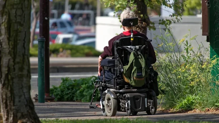 From Indoor Maneuverability to Outdoor Adventures: Finding the Right Electric Wheelchair for Your Needs