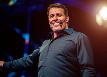 Unleashing Personal Power: Inside the Transformative World of Tony Robbins Events