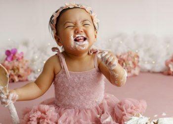 From Frosting to Photos: Exploring the Cake Smash Trend in Milton Keynes