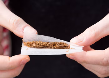 Hemp vs. Tobacco: Could Hemp Be Your Tobacco Replacement?