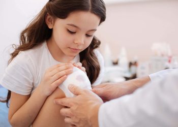 Mastering Child Safety: Your Path to the Right 12-Hour Paediatric First Aid Course