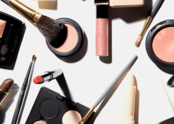 How to Find the Right Cosmetic Manufacturing Partner for Your Brand