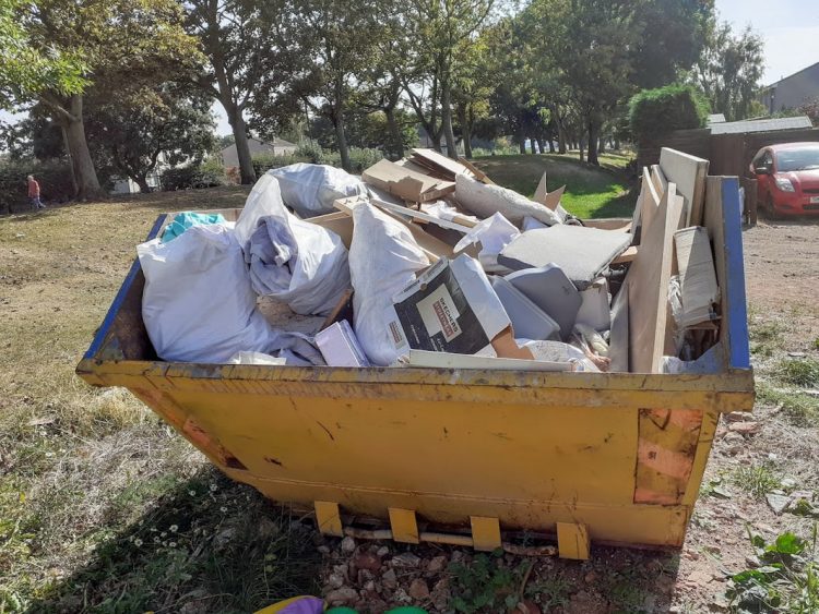 Navigating Your Skip Hire: What’s Acceptable for Your Worthing Building Project